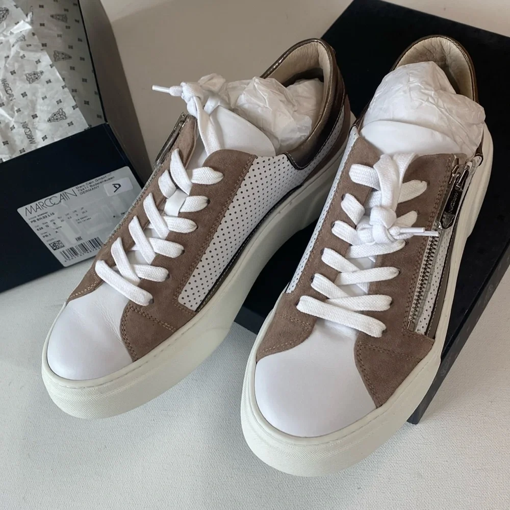 (LGSF) Marc Cain Article Sneaker Suede & Metallic Gold trim, Size 9, New in Box